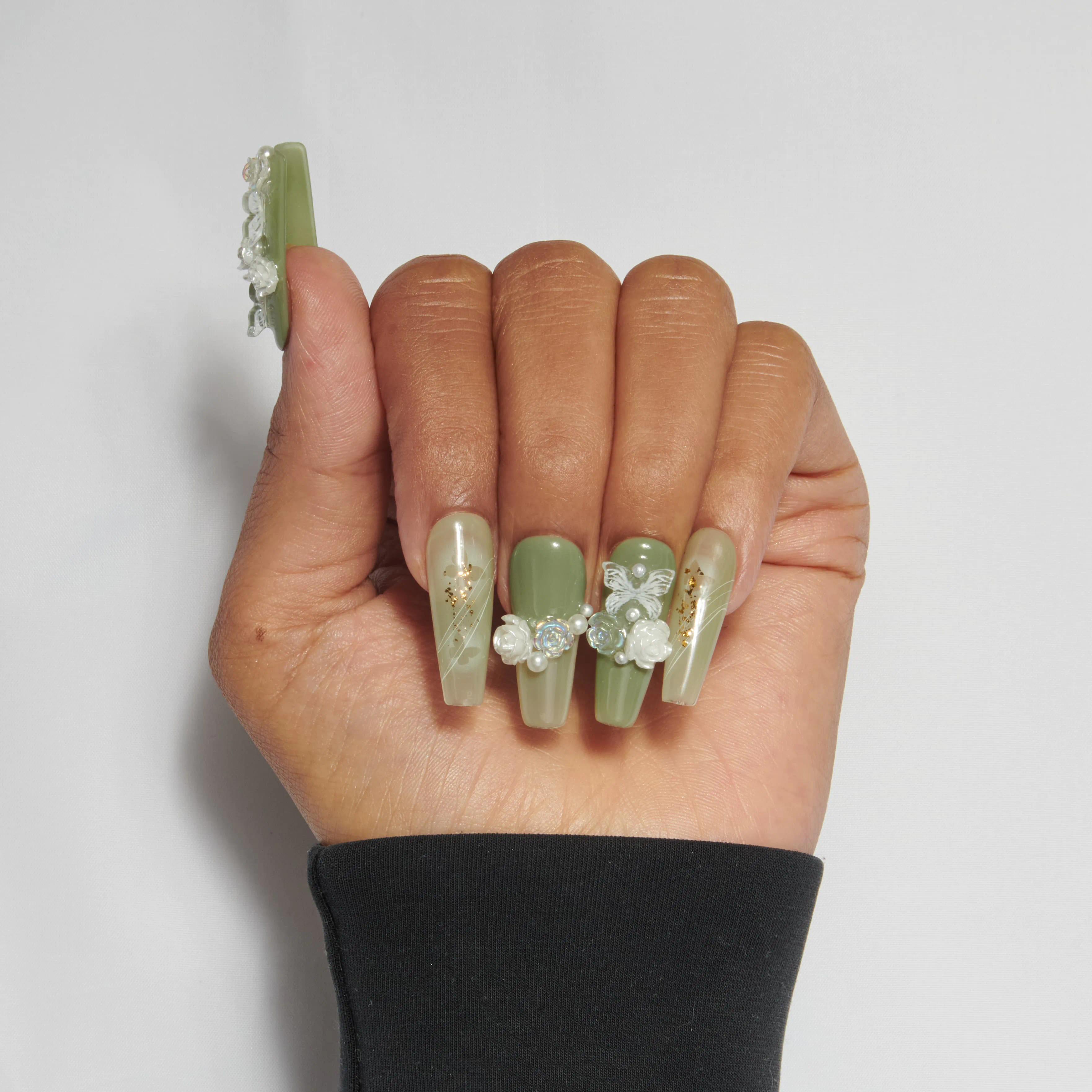 Ivy Green - Image 3